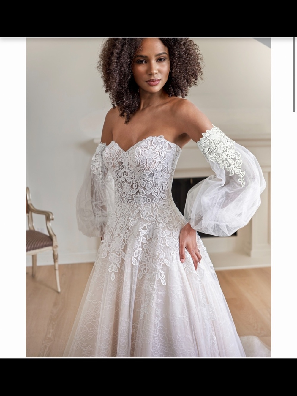 Off-Shoulder Lace Ball Gown Wedding Dress in White